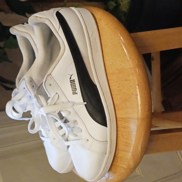 Puma Sneakers sz 9.5 men's - Picture 3 of 6